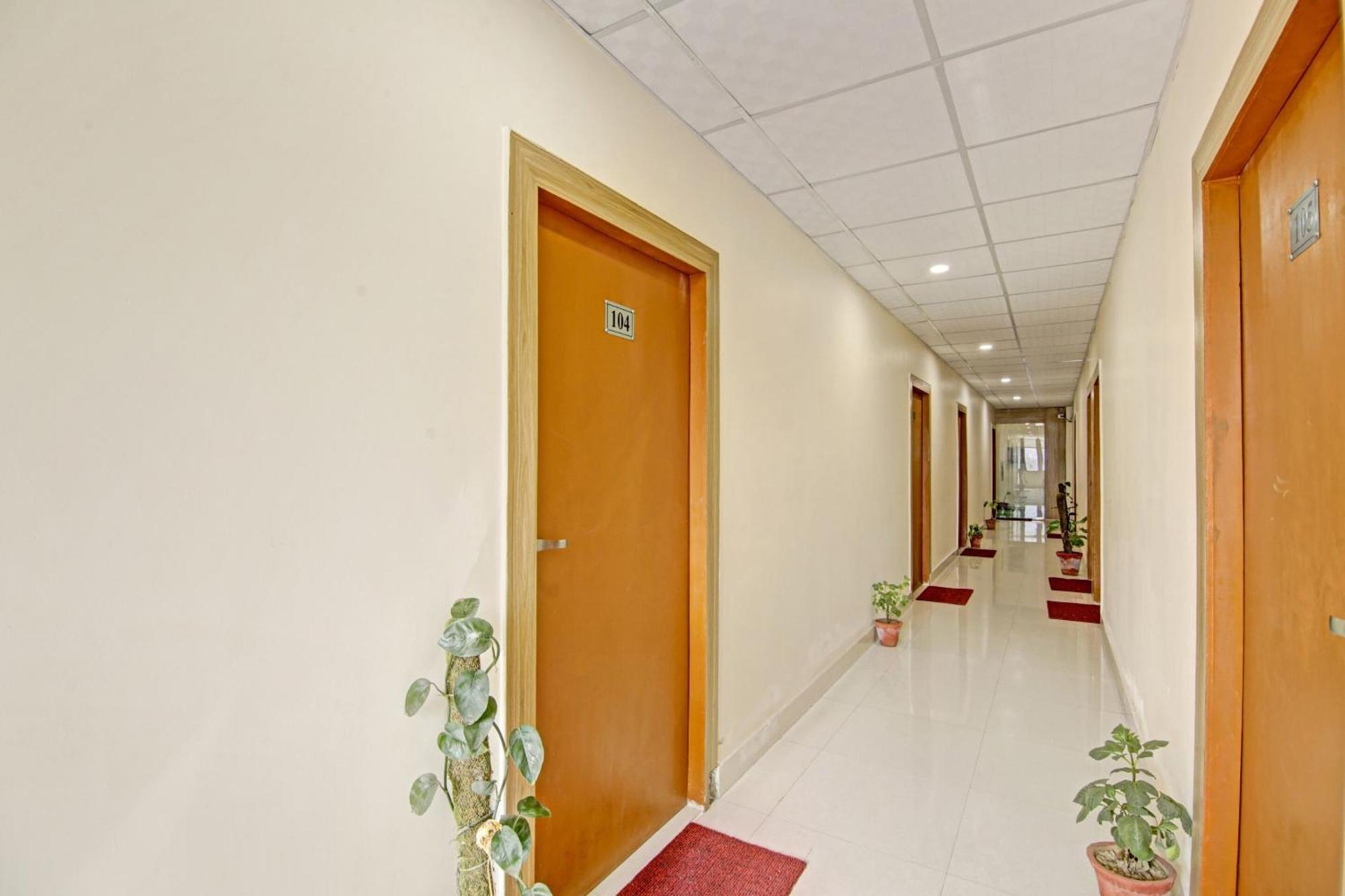 Oyo Flagship 80772 Hotel The Grand Rdc Ghaziabad Eksteriør bilde