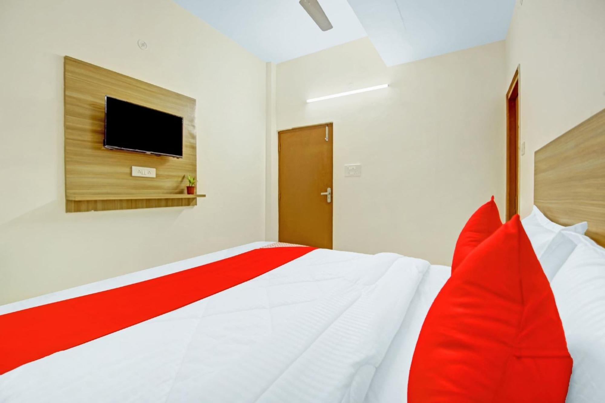 Oyo Flagship 80772 Hotel The Grand Rdc Ghaziabad Eksteriør bilde