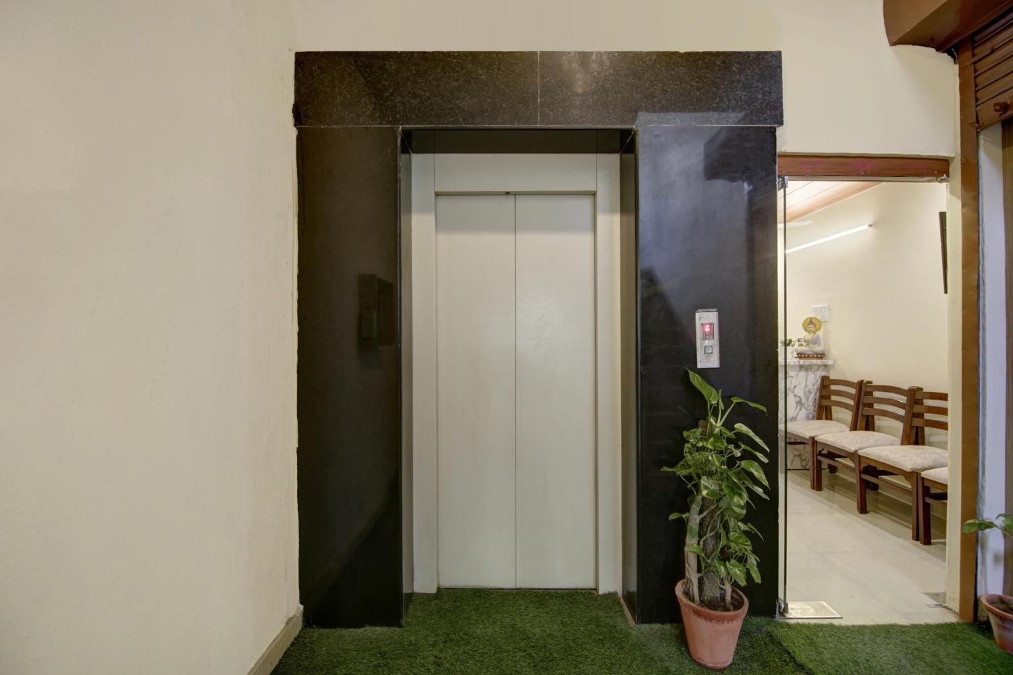 Oyo Flagship 80772 Hotel The Grand Rdc Ghaziabad Eksteriør bilde