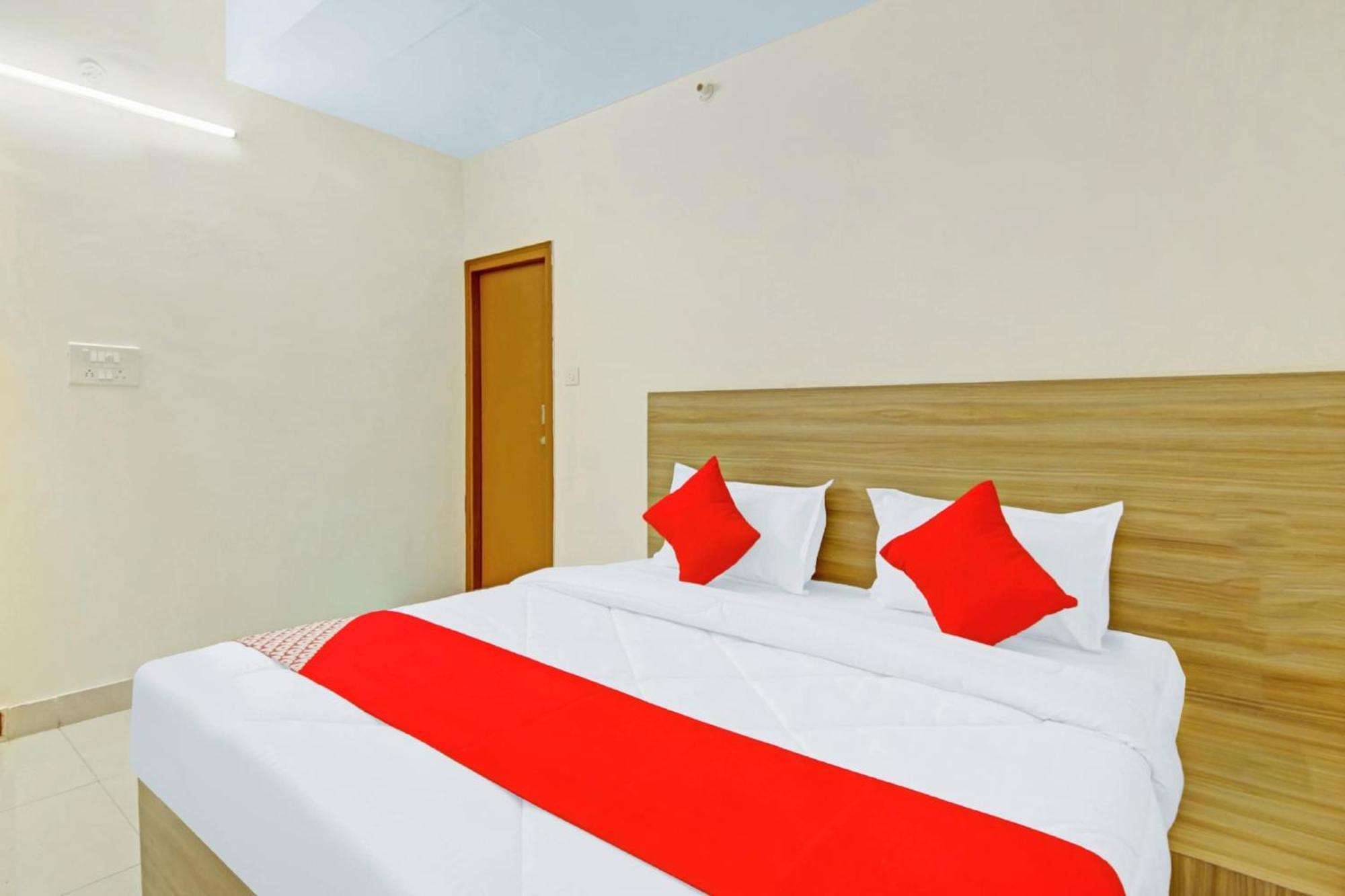 Oyo Flagship 80772 Hotel The Grand Rdc Ghaziabad Eksteriør bilde